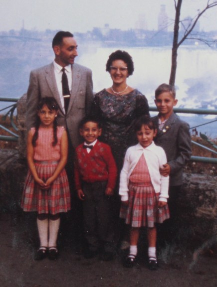family at Niagara Falls